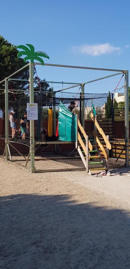 Les Mobilhomes Helvetiques 4 Etoiles Mar Estang Canet En Roussillon Exterior foto